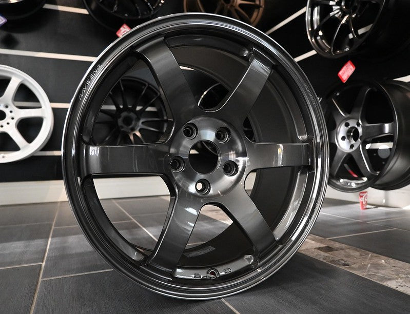 Black matte Rays Volk Racing TE37Saga SL forged wheel with five-spoke silver accents