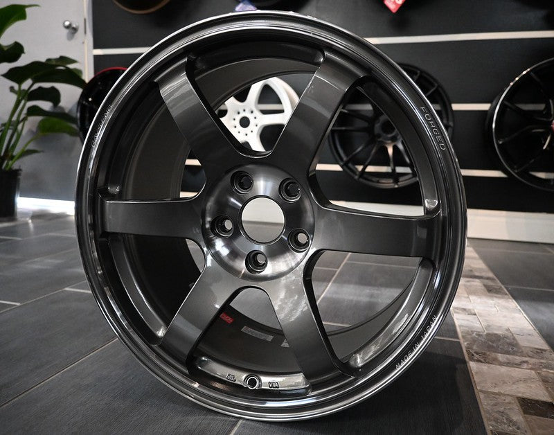 20-inch black and silver Rays Volk Racing TE37Saga SL forged five-spoke wheel